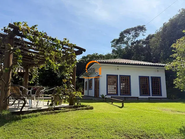 Casa com 800m² 2 quartos e 3 banheiros, para alugar, no bairro Estância Santa Maria do Laranjal em Atibaia