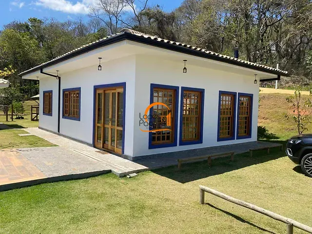 Casa com 800m² 2 quartos e 3 banheiros, para alugar, no bairro Estância Santa Maria do Laranjal em Atibaia