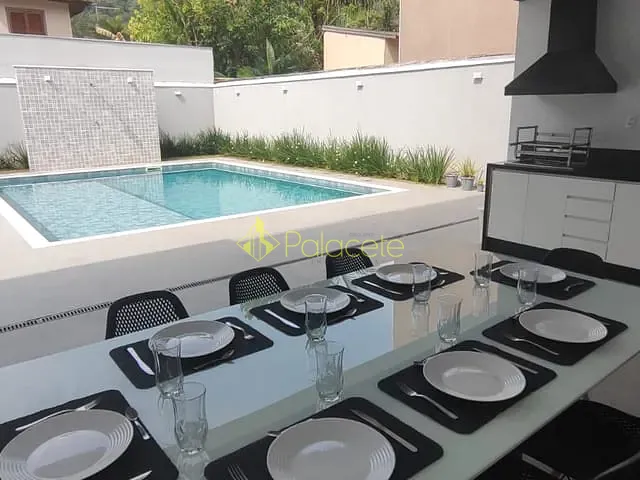 Casa com 384m² 3 quartos e 5 banheiros, à venda, no bairro Praia da Mococa em Caraguatatuba