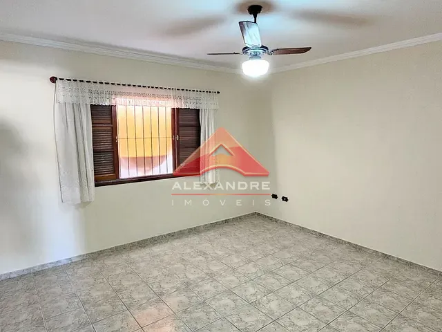 Casa com 150m² 4 quartos e 3 banheiros, à venda, no bairro Jardim Ismênia em São José dos Campos