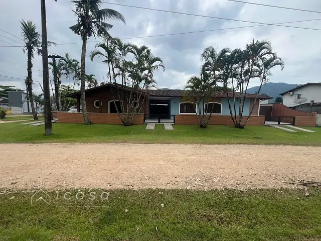 Casa com 400m² 6 quartos e 4 banheiros, à venda, no bairro Lagoinha em Ubatuba