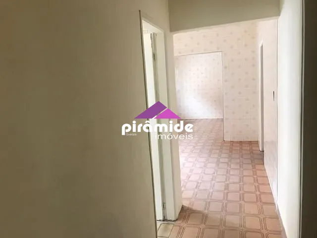 Casa com 300m² 3 quartos e 2 banheiros, à venda, no bairro Cidade Morumbi em São José dos Campos