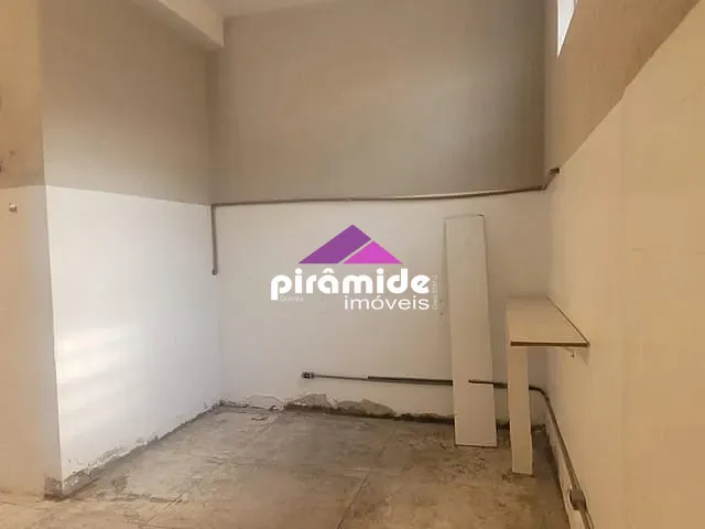 Casa com 300m² 4 quartos e 3 banheiros, à venda, no bairro Parque Industrial em São José dos Campos