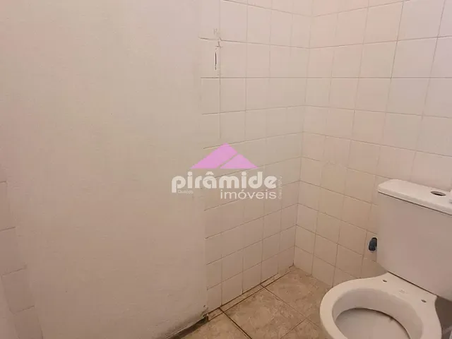 Casa com 300m² 4 quartos e 3 banheiros, à venda, no bairro Parque Industrial em São José dos Campos