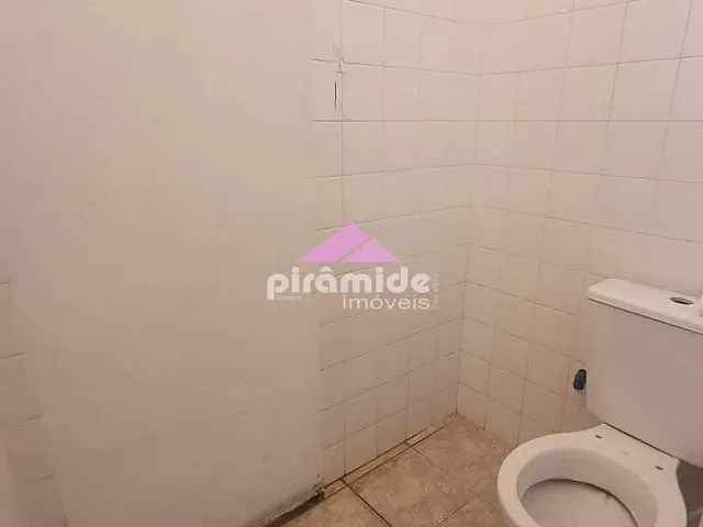 Casa com 300m² 4 quartos e 3 banheiros, à venda, no bairro Parque Industrial em São José dos Campos