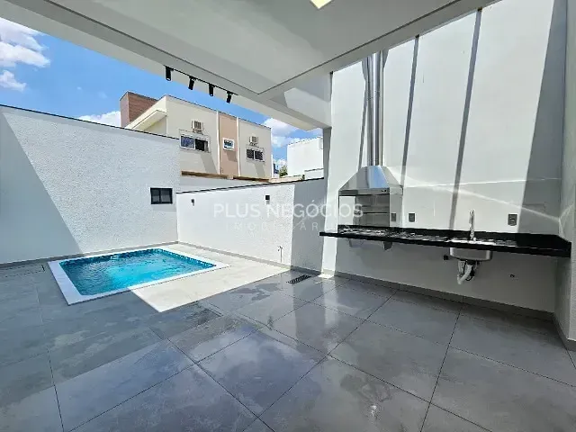 Casa com 250m² 3 quartos e 5 banheiros, à venda, no bairro Chácaras Residenciais Santa Maria em Votorantim