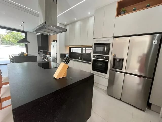 Casa com 420m² 5 quartos e 7 banheiros, à venda, no bairro Alphaville em Santana de Parnaíba