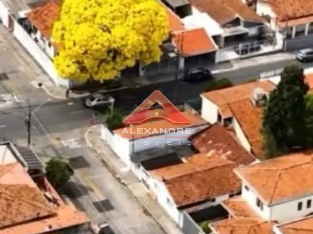 Casa 3 quartos e 2 banheiros, à venda, no bairro Monte Castelo em São José dos Campos