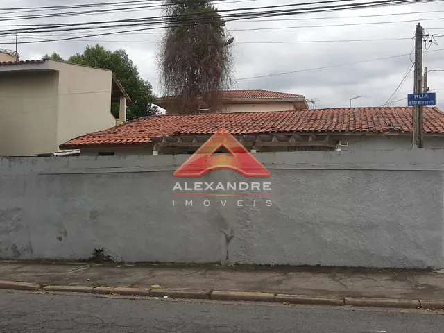 Casa 3 quartos e 2 banheiros, à venda, no bairro Monte Castelo em São José dos Campos