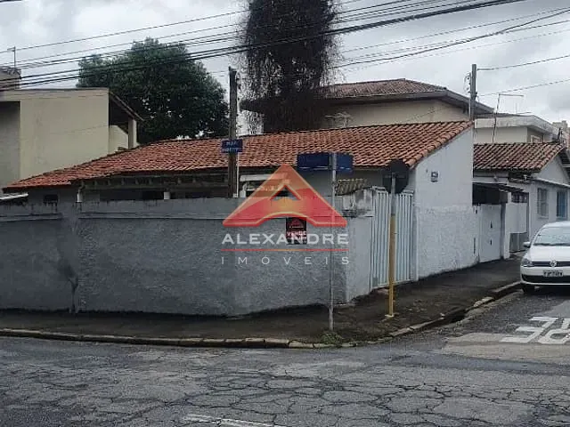 Casa 3 quartos e 2 banheiros, à venda, no bairro Monte Castelo em São José dos Campos