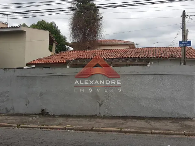 Casa 3 quartos e 2 banheiros, à venda, no bairro Monte Castelo em São José dos Campos