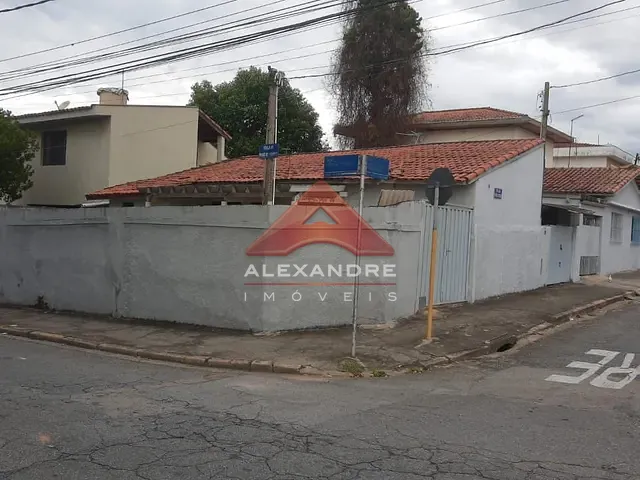 Casa 3 quartos e 2 banheiros, à venda, no bairro Monte Castelo em São José dos Campos
