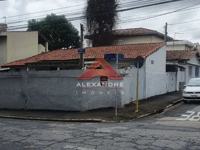 Casa 3 quartos e 2 banheiros, à venda, no bairro Monte Castelo em São José dos Campos