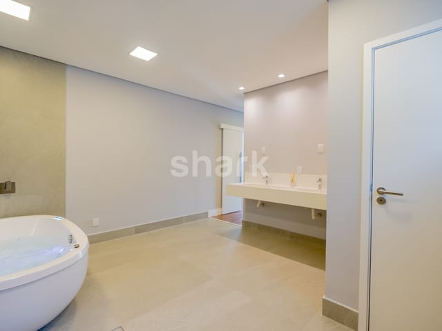Casa com 420m² 5 quartos e 6 banheiros, à venda, no bairro Cidade Tamboré em Santana de Parnaíba