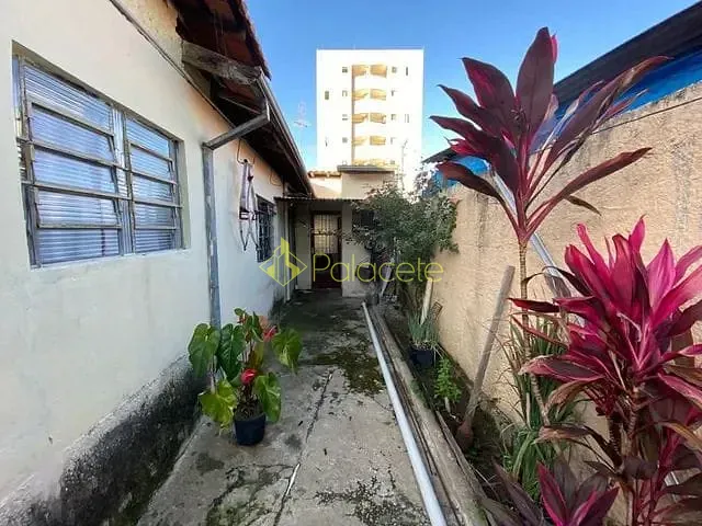 Casa com 300m² 4 quartos e 3 banheiros, à venda, no bairro Monção em Taubaté