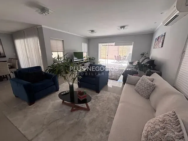 Casa com 240m² 4 quartos e 6 banheiros, à venda, no bairro Boa Vista em Sorocaba