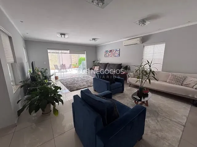 Casa com 240m² 4 quartos e 6 banheiros, à venda, no bairro Boa Vista em Sorocaba