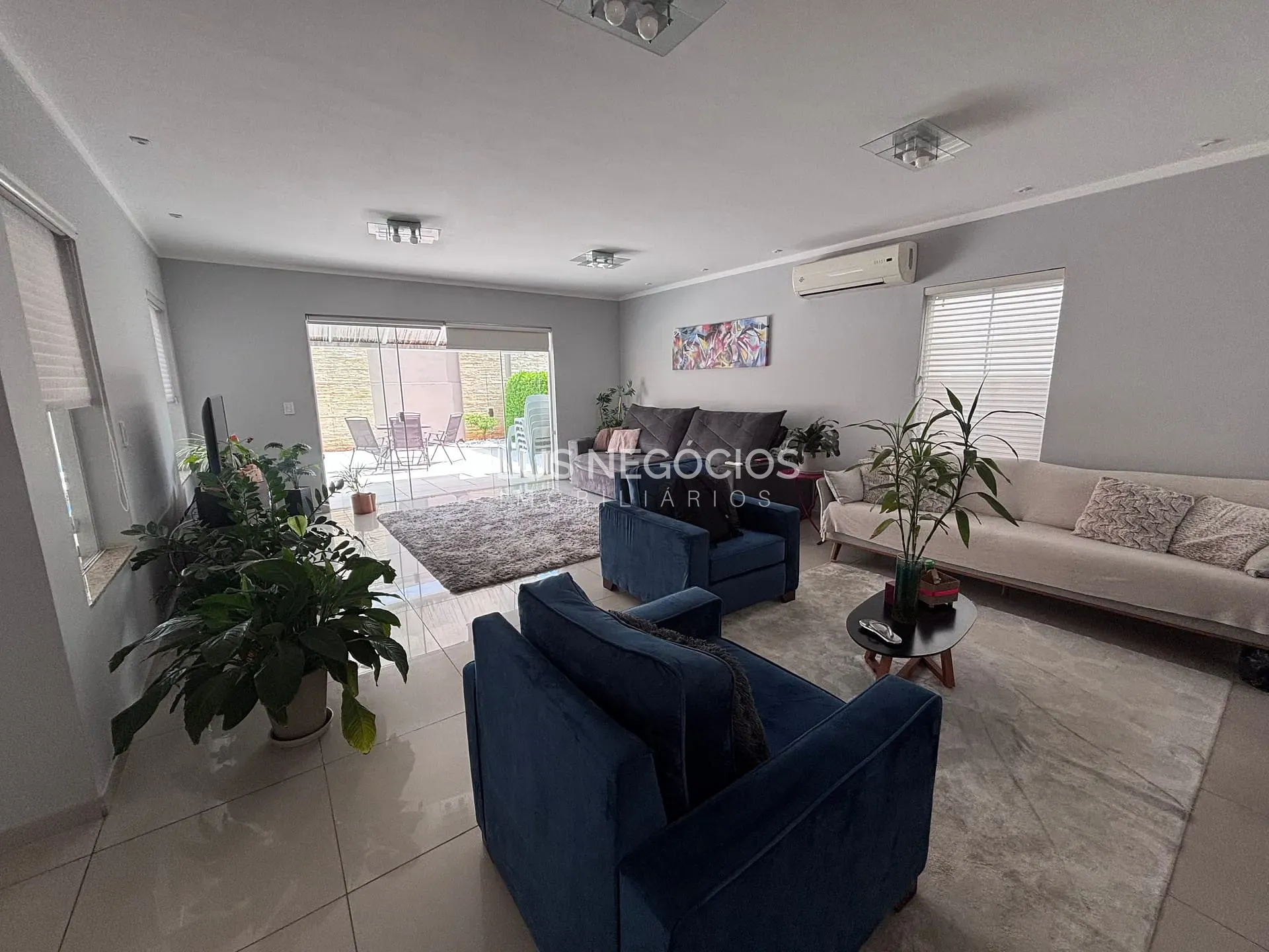 Casa, 4 quartos, 239 m² - Foto 1