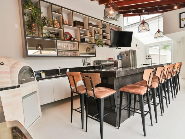 Casa com 405m² 4 quartos e 5 banheiros, à venda, no bairro Alphaville em Santana de Parnaíba
