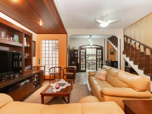 Foto do Casa - Casa tipo para venda em Vila Monumento com 4 quartos, sendo 1 suíte, 213m² | Lares e Andares Imóveis