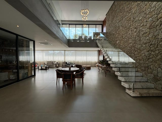 Casa com 560m² 5 quartos e 7 banheiros, à venda, no bairro Alphaville Residencial Um em Barueri