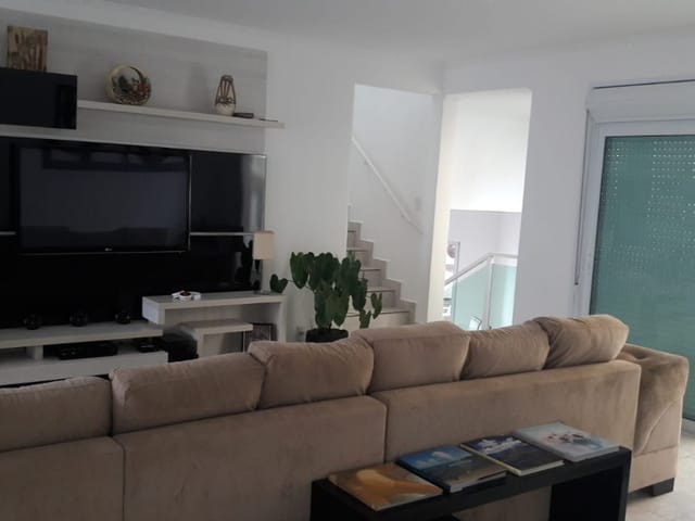 Casa com 360m² 2 quartos e 4 banheiros, à venda, no bairro Alphaville em Santana de Parnaíba