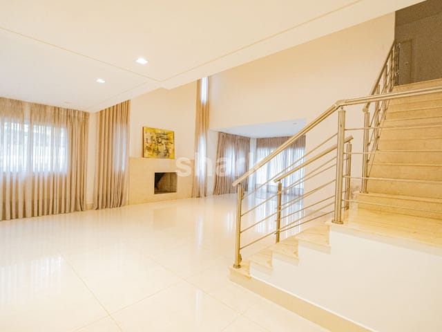 Casa com 562m² 4 quartos e 5 banheiros, à venda, no bairro Alphaville em Santana de Parnaíba