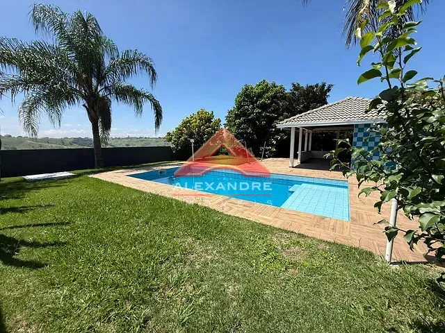 Casa com 1000m² 3 quartos e 2 banheiros, à venda, no bairro Parque Mirante Do Vale em Jacareí