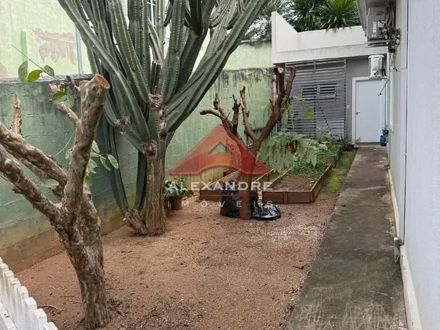 Casa com 1000m² 3 quartos e 2 banheiros, à venda ou para alugar, no bairro Parque Mirante Do Vale em Jacareí