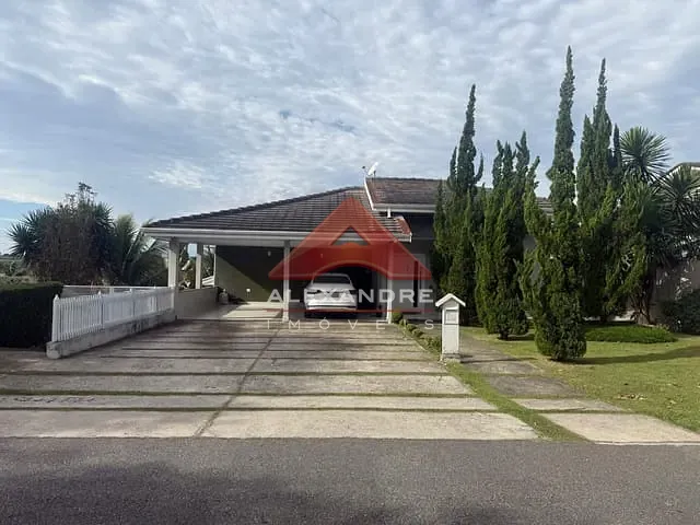 Casa com 1000m² 3 quartos e 2 banheiros, à venda ou para alugar, no bairro Parque Mirante Do Vale em Jacareí
