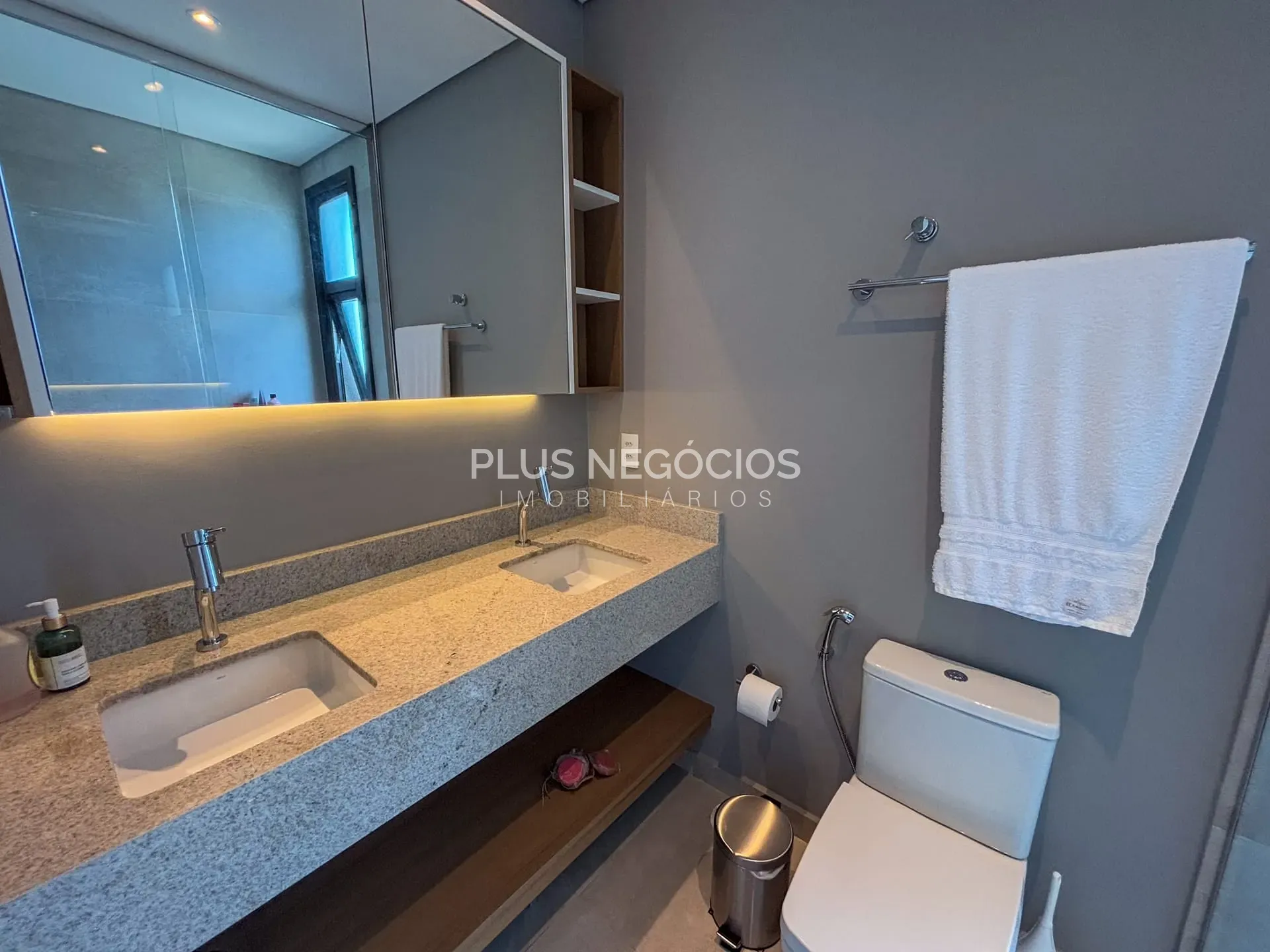 Casa, 3 quartos, 265 m² - Foto 35