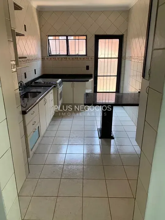 Casa, 3 quartos, 180 m² - Foto 2