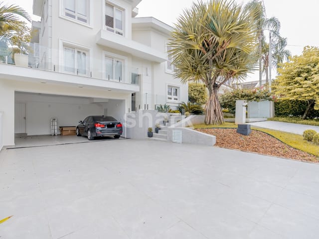 Casa com 495m² 4 quartos e 6 banheiros, à venda, no bairro Alphaville em Santana de Parnaíba