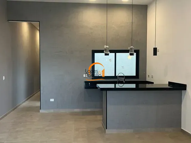 Casa com 150m² 3 quartos e 3 banheiros, para alugar, no bairro Jardim Alvinópolis em Atibaia