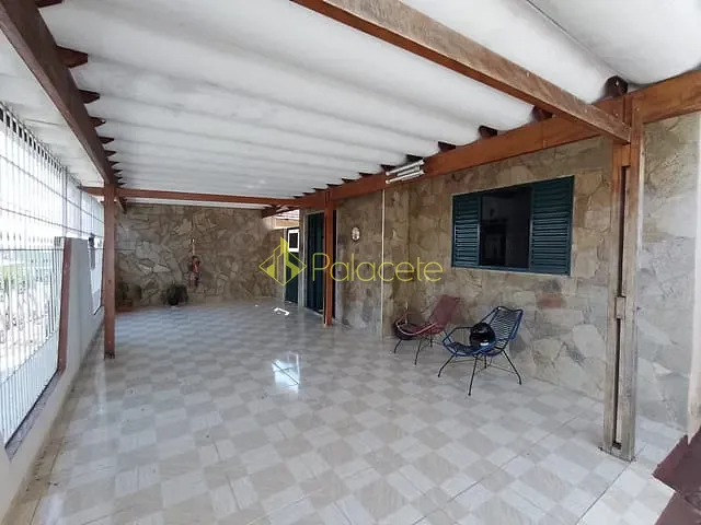 Casa 3 quartos e 2 banheiros, à venda, no bairro Conjunto Habitacional Terra dos Ipês em Pindamonhangaba