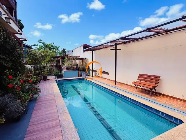 Casa com 287m² 3 quartos e 5 banheiros, à venda, no bairro Recreio Maristela em Atibaia