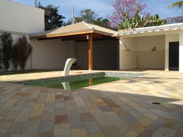 Casa 3 quartos e 2 banheiros, à venda, no bairro Jardim Residencial Doutor Lessa em Pindamonhangaba