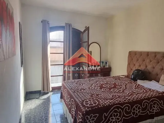 Casa com 250m² 5 quartos e 6 banheiros, à venda, no bairro Putim em São José dos Campos