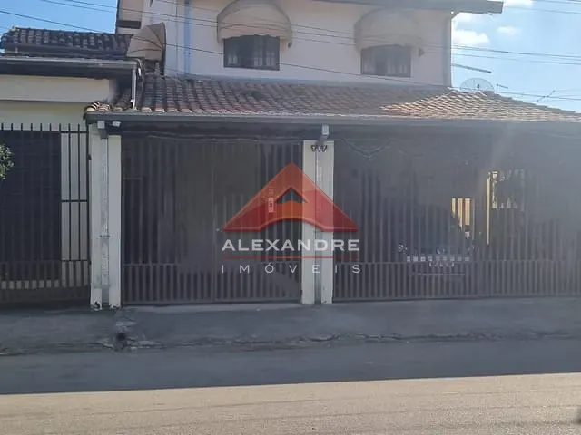 Casa com 250m² 5 quartos e 6 banheiros, à venda, no bairro Putim em São José dos Campos
