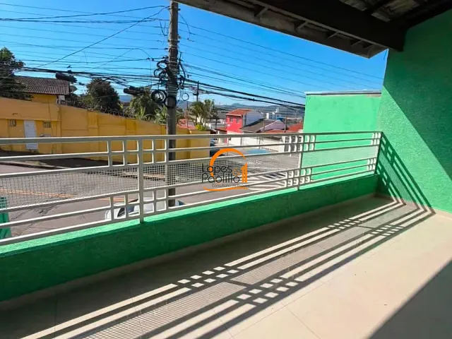 Casa com 200m² 4 quartos e 3 banheiros, para alugar, no bairro Jardim das Cerejeiras em Atibaia