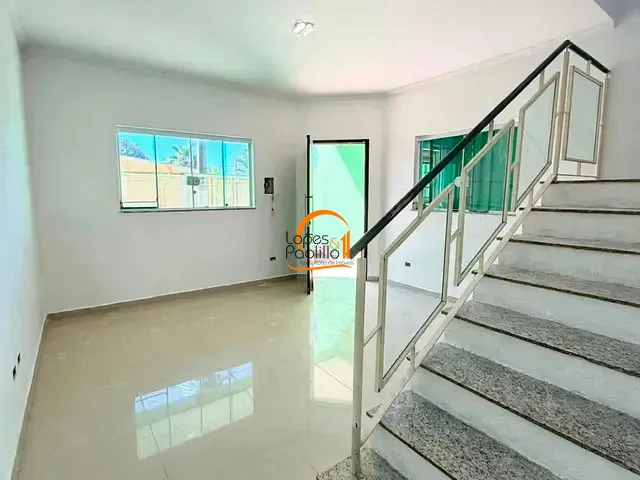 Casa com 200m² 4 quartos e 3 banheiros, para alugar, no bairro Jardim das Cerejeiras em Atibaia