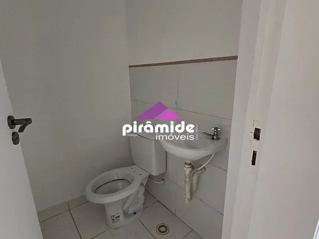 Casa com 75m² 2 quartos e 1 banheiro, para alugar, no bairro Monte Castelo em São José dos Campos