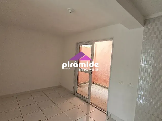 Casa com 75m² 2 quartos e 1 banheiro, para alugar, no bairro Monte Castelo em São José dos Campos