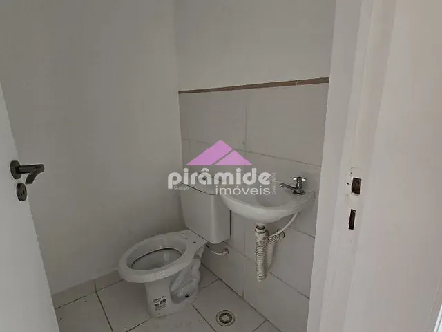Casa com 75m² 2 quartos e 1 banheiro, para alugar, no bairro Monte Castelo em São José dos Campos