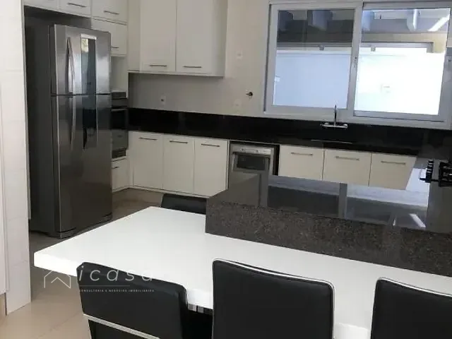 Casa com 378m² 4 quartos e 7 banheiros, à venda ou para alugar, no bairro Jardim Santa Clara em Taubaté