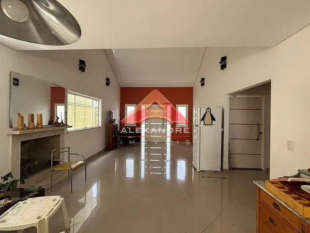 Casa com 375m² 4 quartos e 6 banheiros, à venda, no bairro Urbanova em São José dos Campos