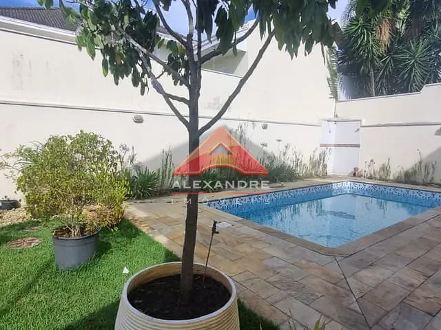 Casa com 375m² 4 quartos e 6 banheiros, à venda, no bairro Urbanova em São José dos Campos