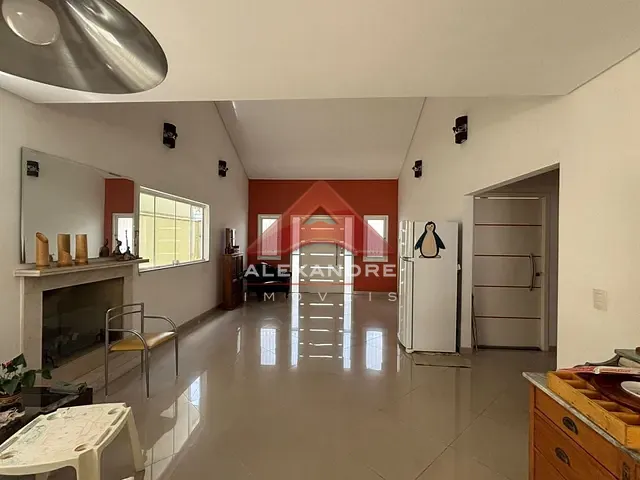 Casa com 375m² 4 quartos e 6 banheiros, à venda, no bairro Urbanova em São José dos Campos
