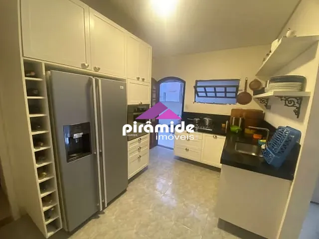 Casa com 125m² 4 quartos e 3 banheiros, à venda, no bairro Bosque dos Eucaliptos em São José dos Campos