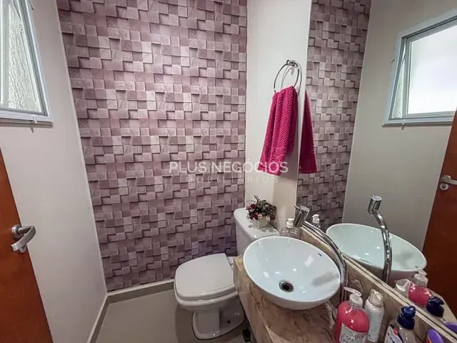 Casa com 250m² 3 quartos e 4 banheiros, à venda, no bairro Chácaras Reunidas São Jorge em Sorocaba